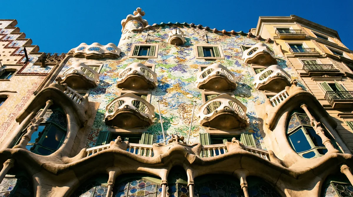 Antoni Gaudí: O Gênio da Arquitetura Modernista