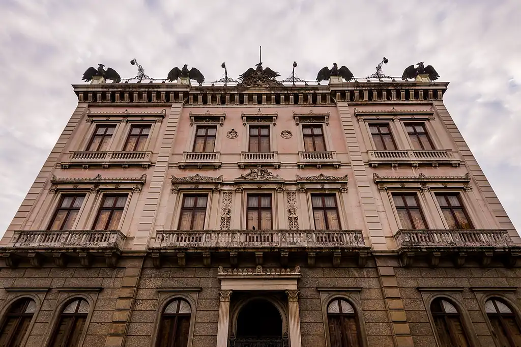 Fachada do Palácio do Catete no Rio de Janeiro, exemplo de arquitetura eclética tardia em estilo renascentista