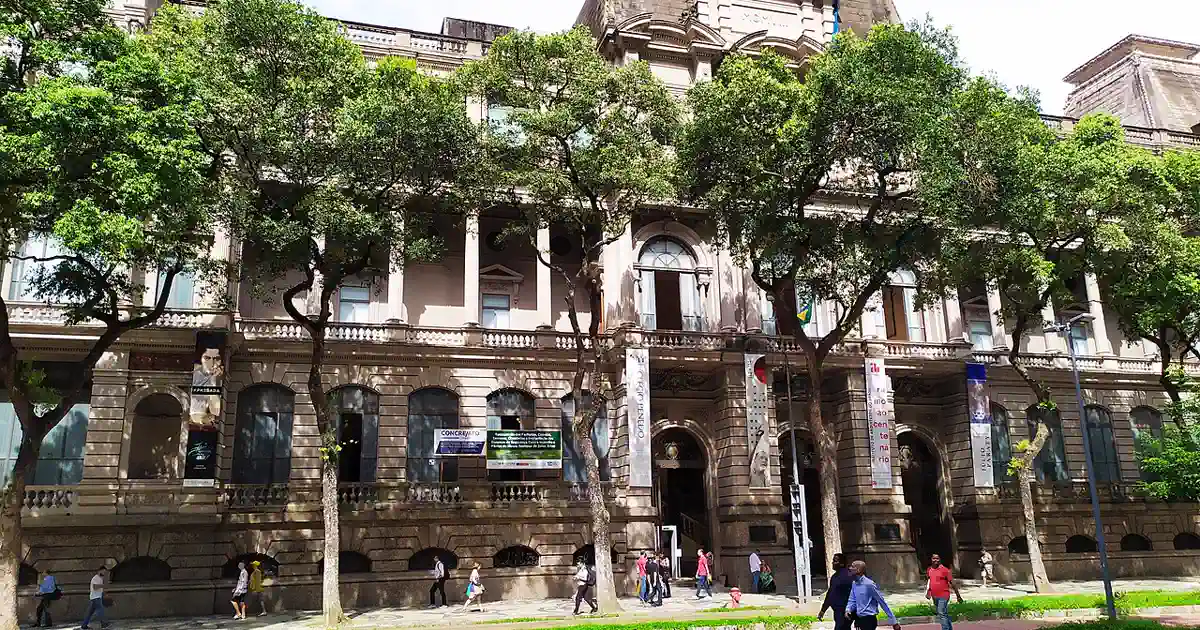 Museu Nacional de Belas Artes do Rio de Janeiro, exemplo de arquitetura neoclássica brasileira