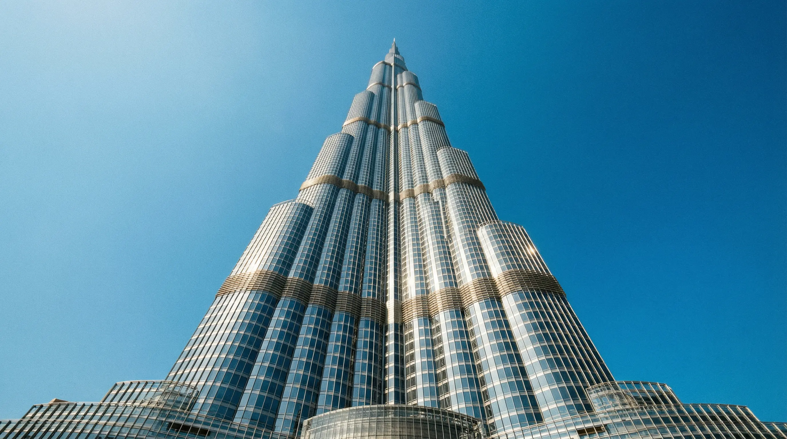 Burj Khalifa: O Pináculo da Engenharia e Design Moderno
