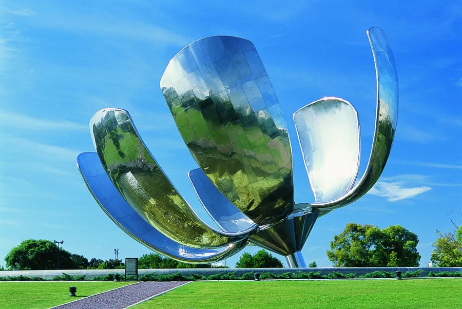 Floralis Genérica: Guia Completo da Escultura-Símbolo de Buenos Aires