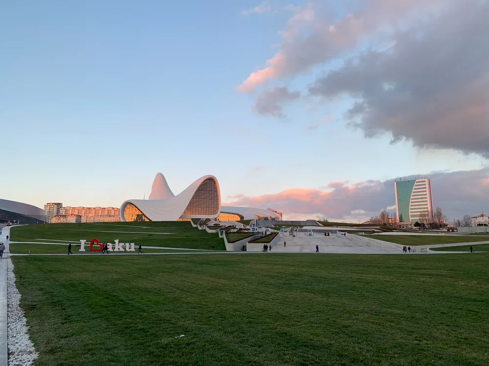 Heydar Aliyev Center, obra real de Zaha Hadid